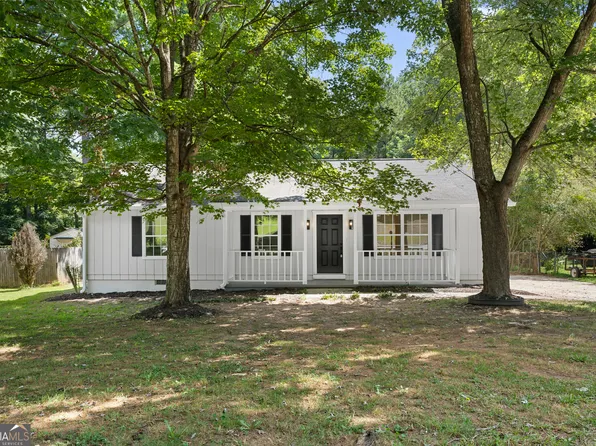 3194 Chippewa Dr, Rex, GA 30273