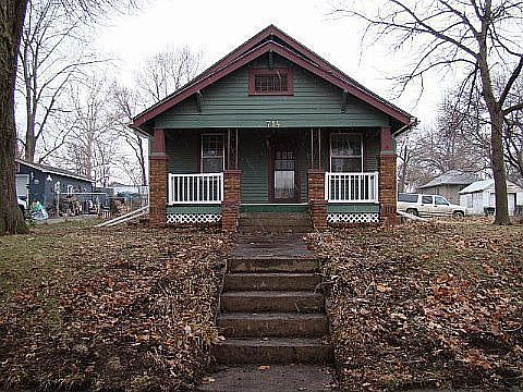 1st image of 714 S 9th St