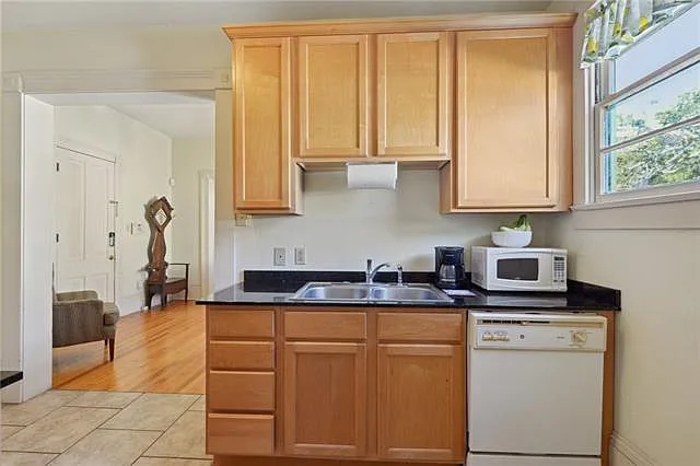 3405 Coliseum St #1 — Photo 9