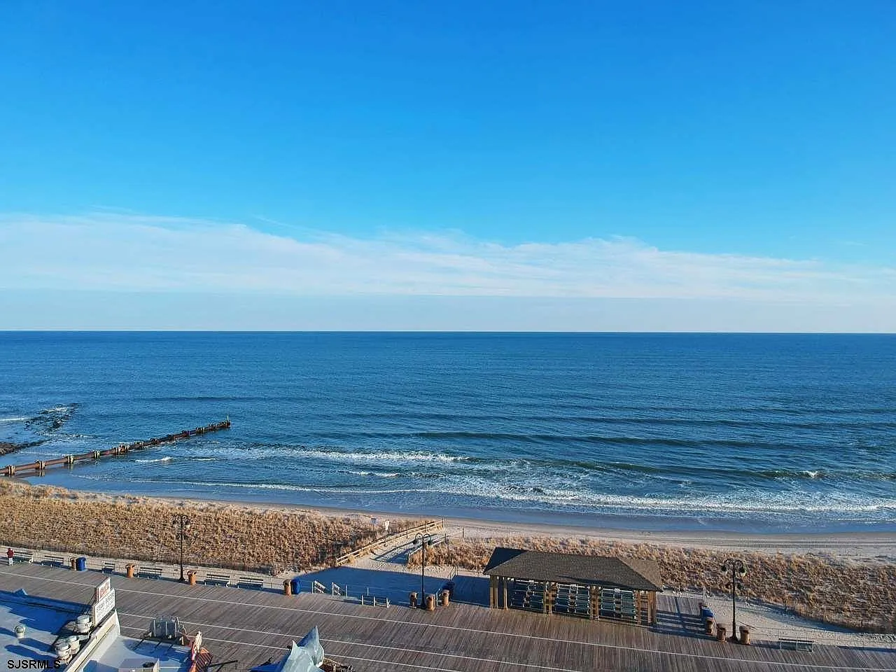 3 bed, 2.5 bath, $2,100 — Photo 2