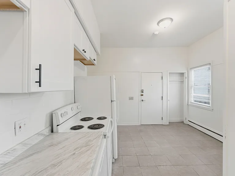 85 Parade St #1R — Photo 11
