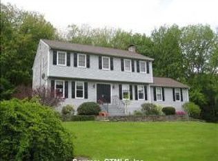 2 Olde Pond Rd, Farmington, CT 06032