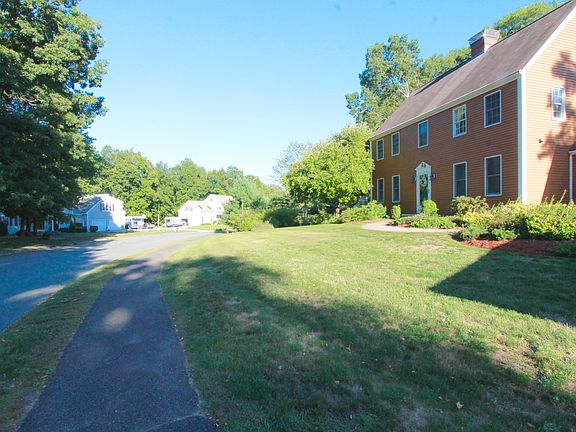 2nd image of 3 Calewood Dr