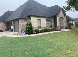 6051 Limestone Ln, Midlothian, TX 76065