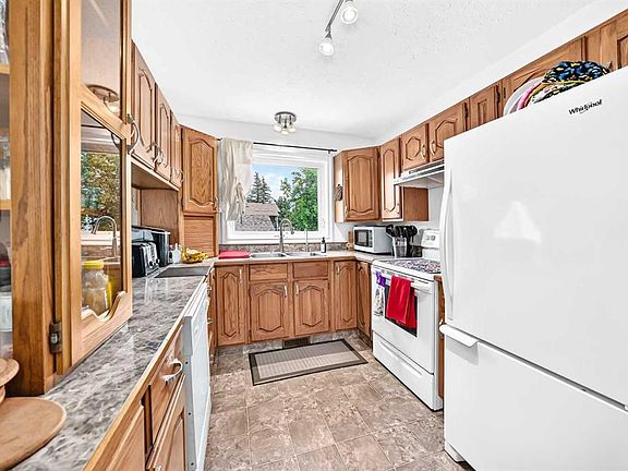 2nd image of 5328 S 38th St