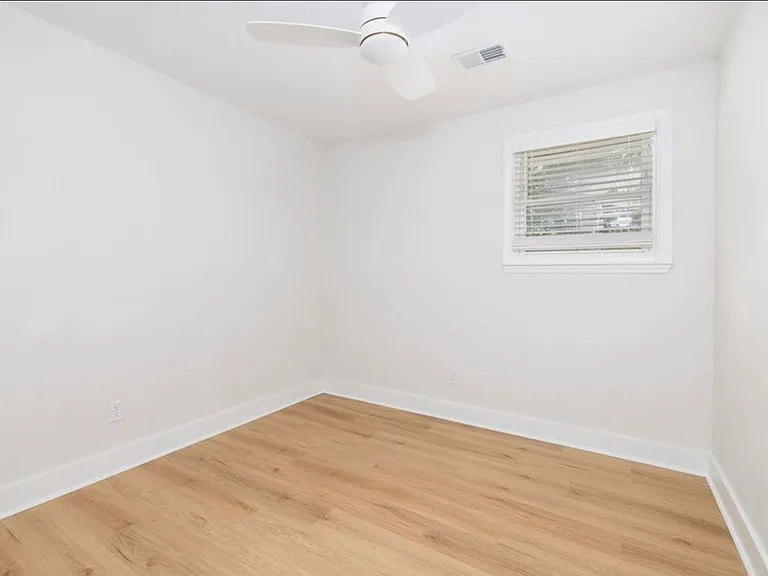 1010 Fiall St — Photo 29