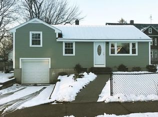 4 Melville St, Springfield, MA 01104