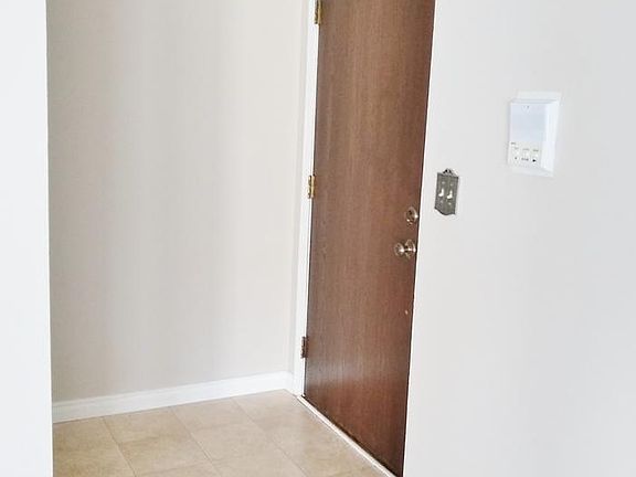 2nd image of 404 Sandalwood Ln