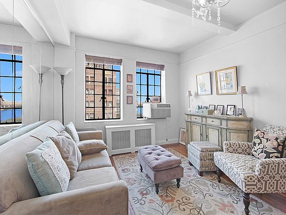 5th image of 25 Tudor City Pl APT 1902