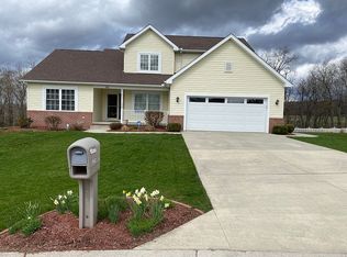 152 Glory Dr, Windber, PA 15963