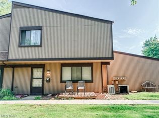 26643 Lake Of The Falls Blvd, Olmsted Falls, OH 44138