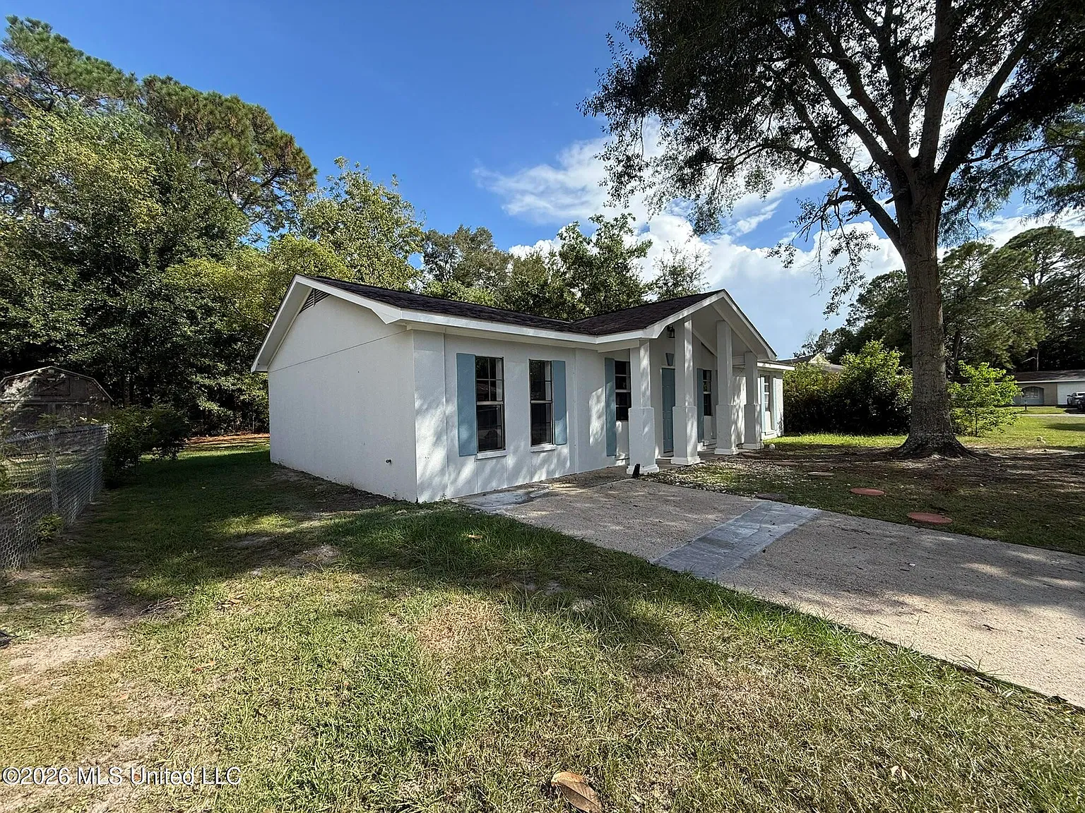 3 bed, 1.5 bath, 1274 sqft, $1,495 — Photo 2