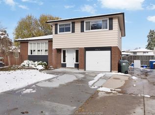 9926 Asgard Rd, Windsor, ON N8R 1E2