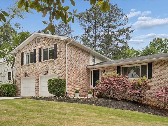 3rd image of 1493 Runnymeade Rd