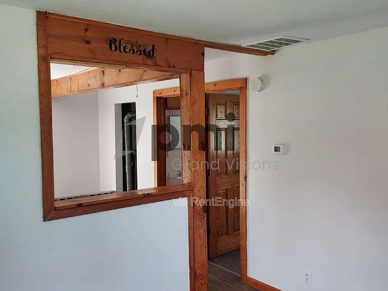 1719 W Olive St — Photo 13