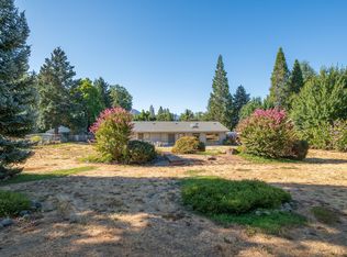 1060 SE Oriole St, Grants Pass, OR 97526