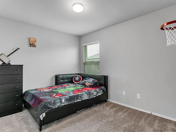5th image of 2905 Old Farm Dr