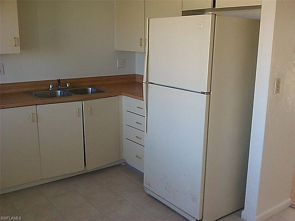 3rd image of 4613 SW 8th Pl APT 1
