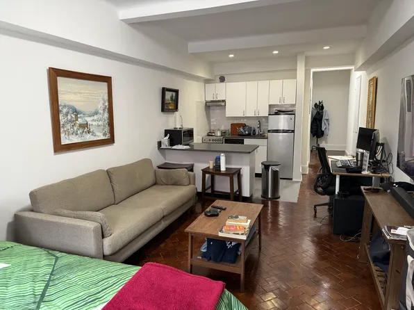 160 West 73rd Street image 2 of 9