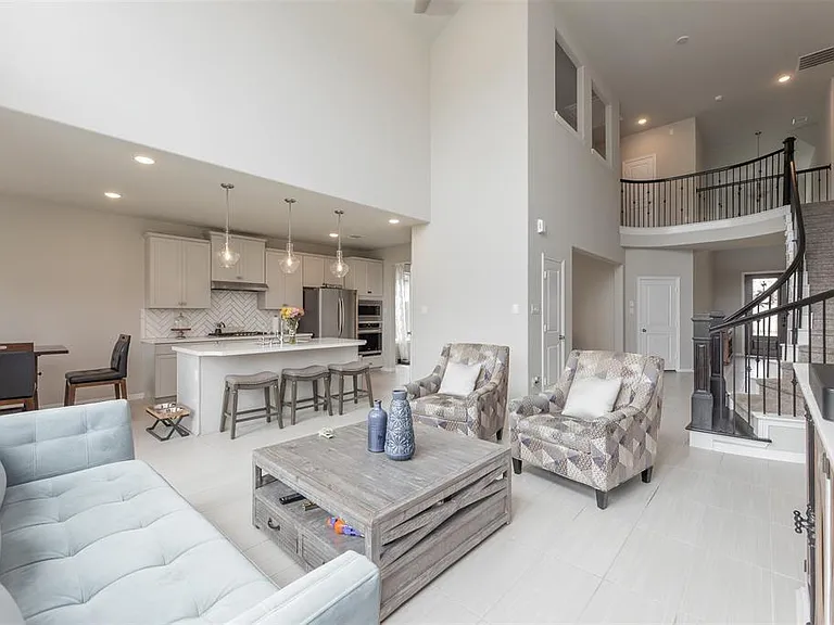 11730 Twin Creeks Hill Dr — Photo 2
