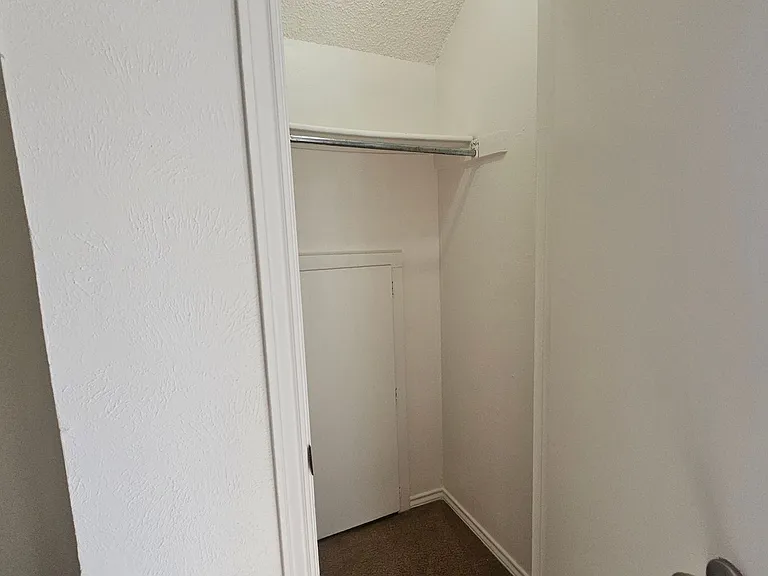 544 E Windsor Dr — Photo 46
