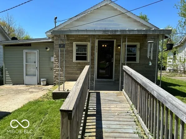 909 Hickory St, Anderson, IN 46012