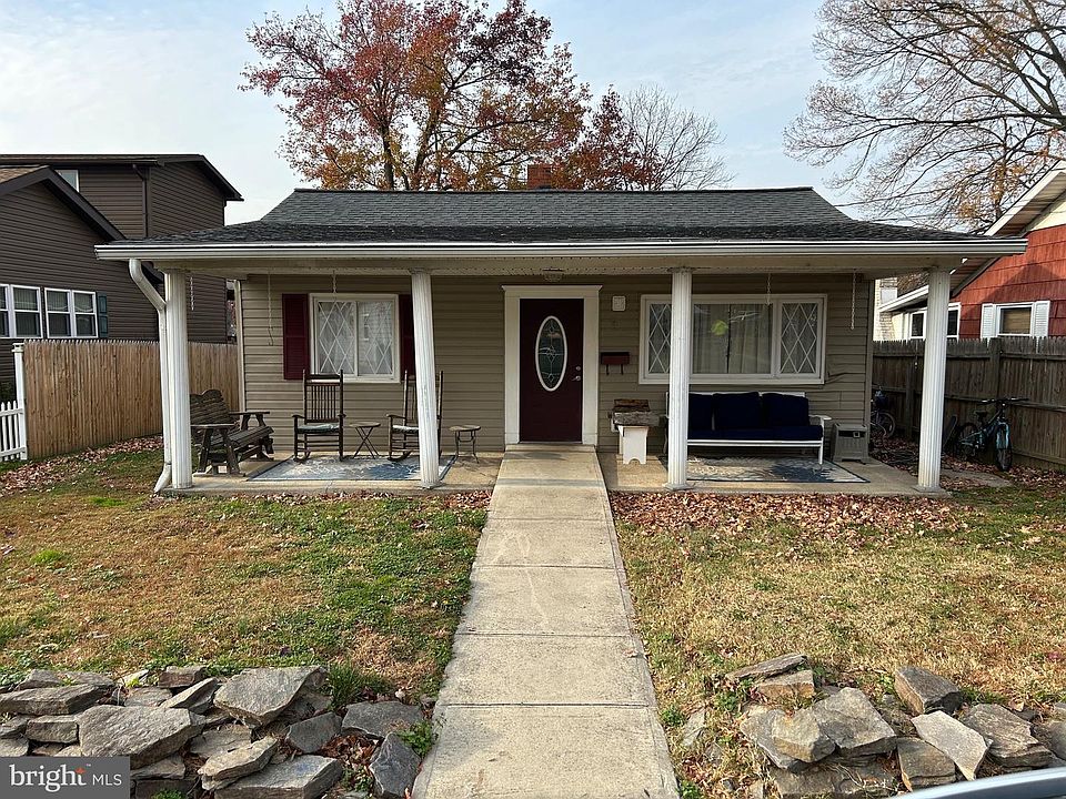 1st image of 34 Dogwood Dr