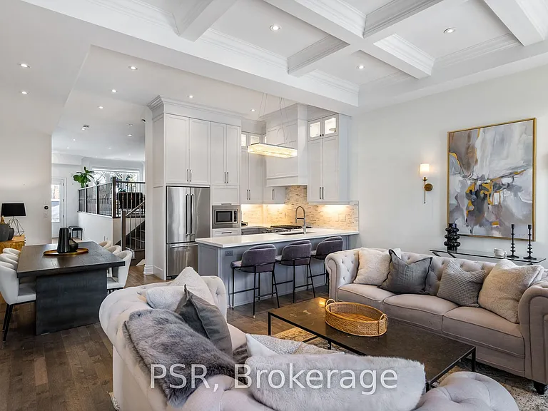8 Willowbrook Rd — Photo 1