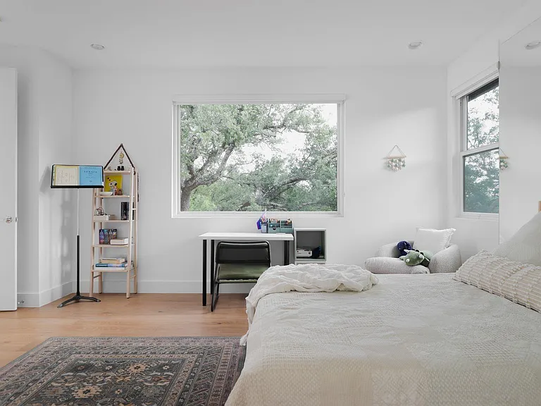 1800 Bay Hill Dr — Photo 30