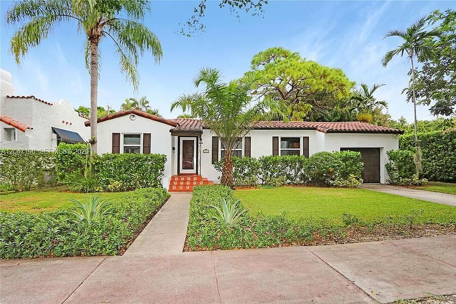 1st image of 221 Camilo Ave