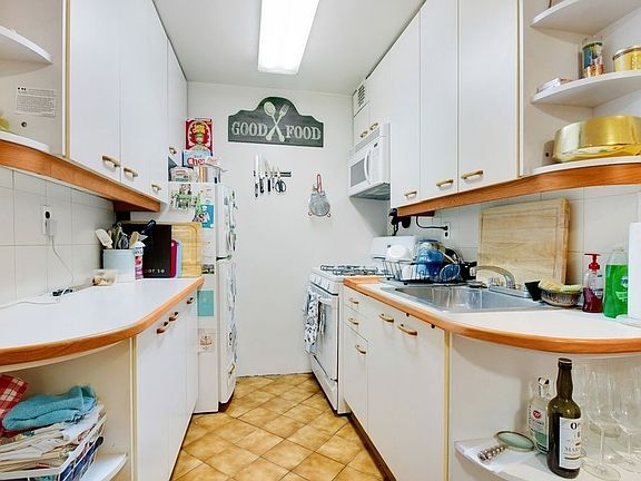 5th image of 43 W 85th St APT Bb