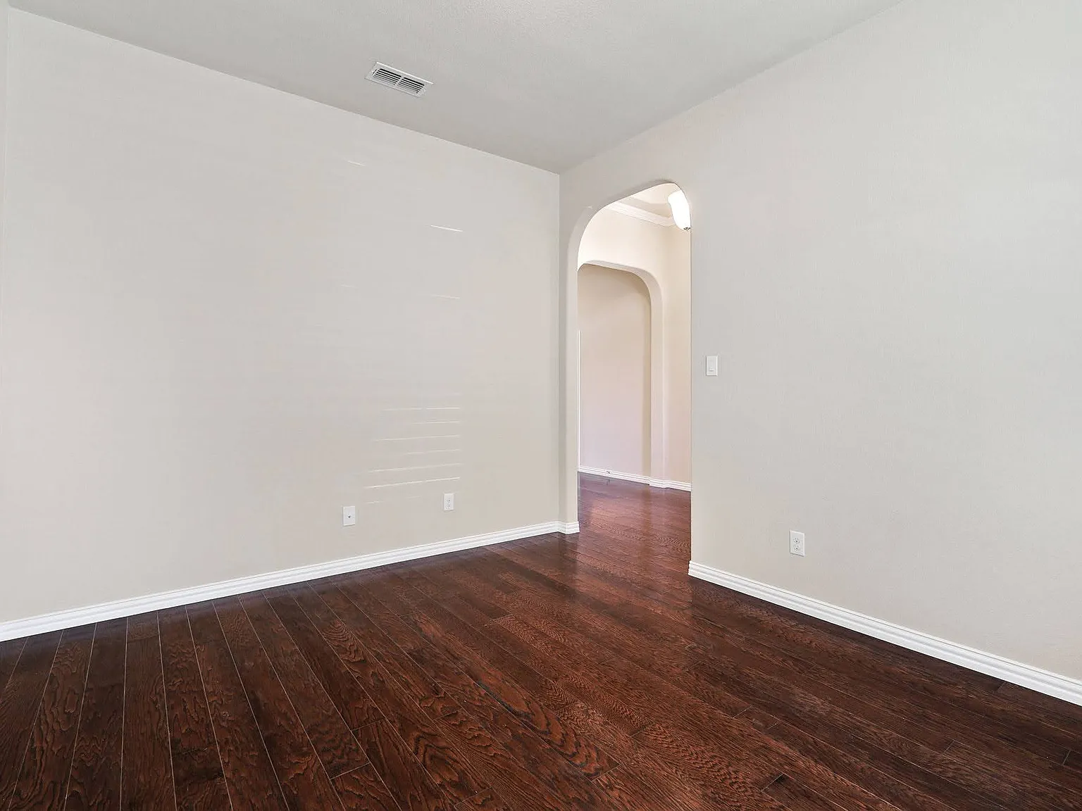 3 bed, 2145 sqft, $2,700 — Photo 4