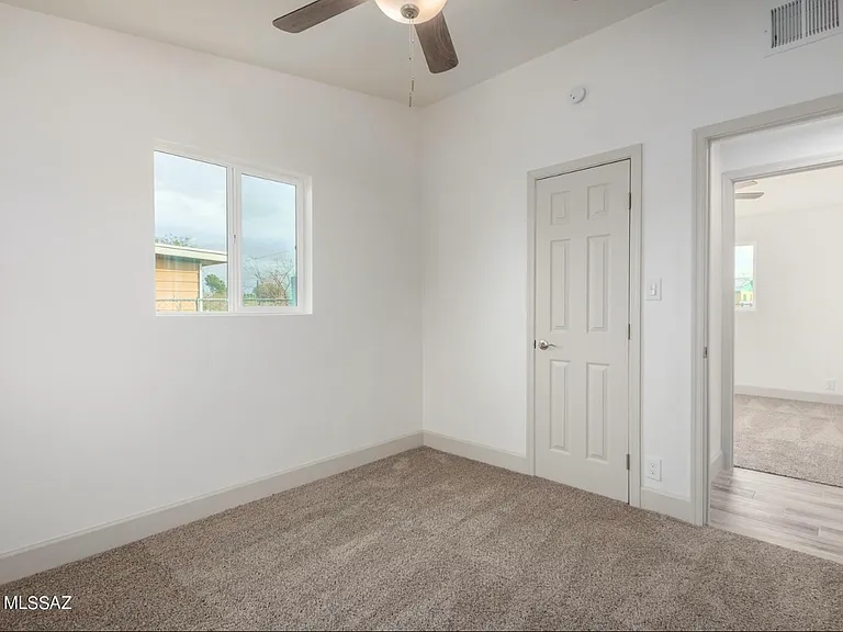 6824 S Burcham Ave — Photo 20