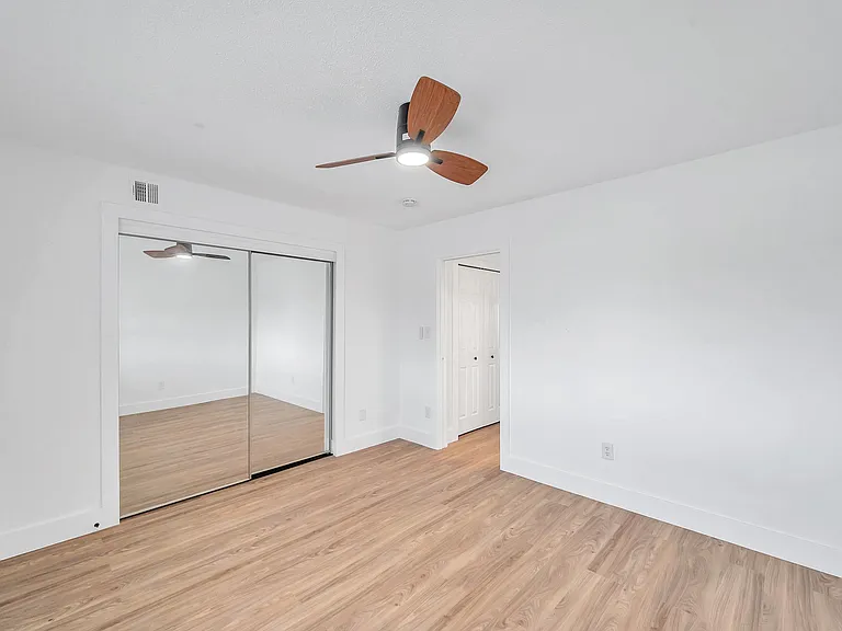 2366 Shelley St #13 — Photo 26