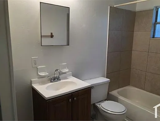 8519 N Branch Ave — Photo 9
