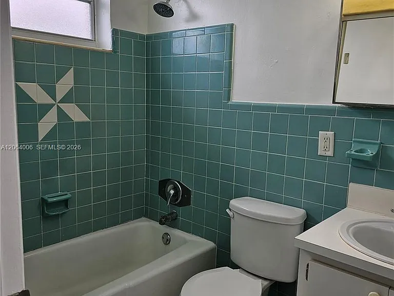 130 W 13th St #9 — Photo 10