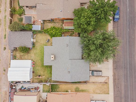 4th image of 8730 Holiday Dr