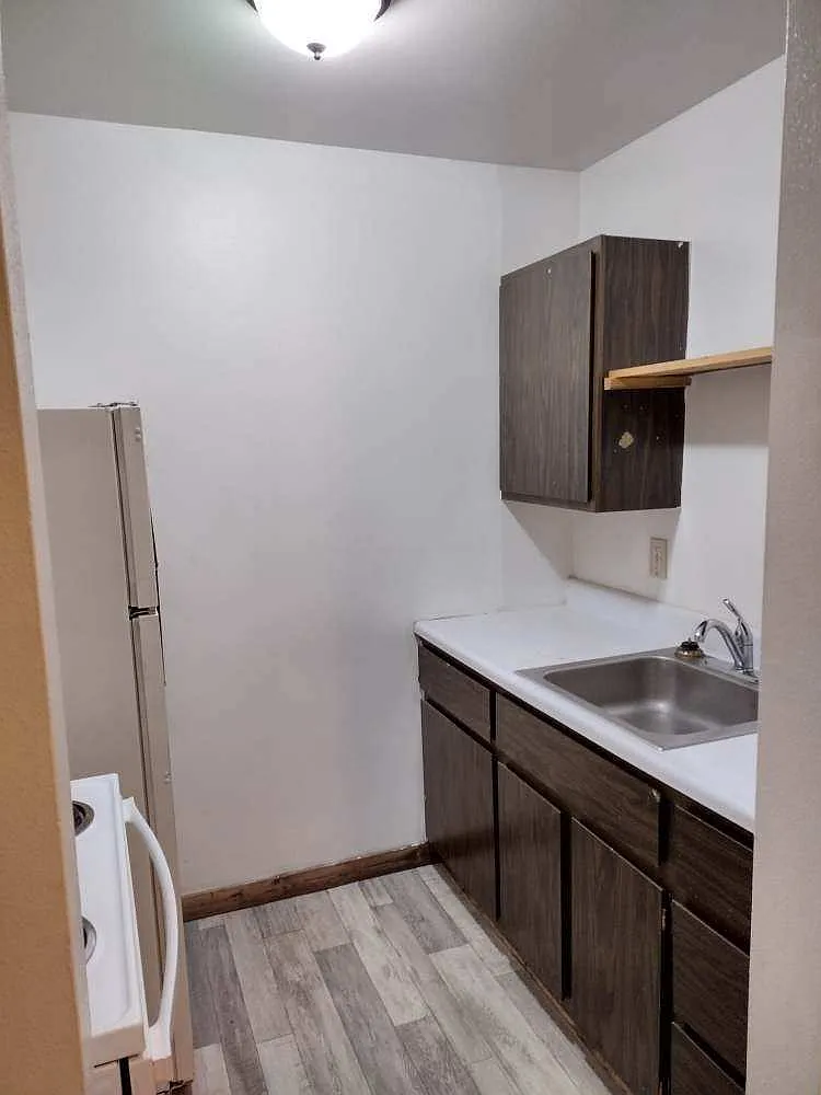 Goodman Apartments - 13 — Photo 3