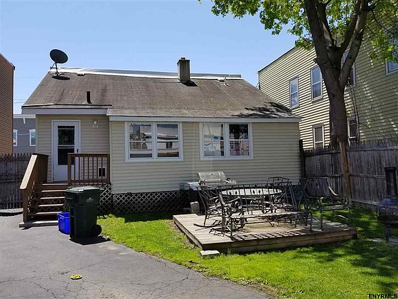3rd image of 79 Heartt Ave