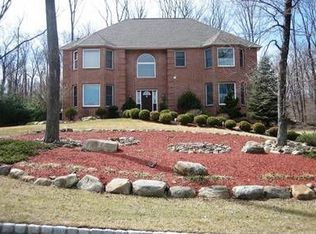 8 Boa Vista Dr, Lake Hopatcong, NJ 07849