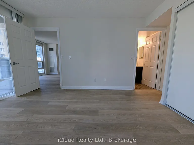 761 Bay St #702 — Photo 25