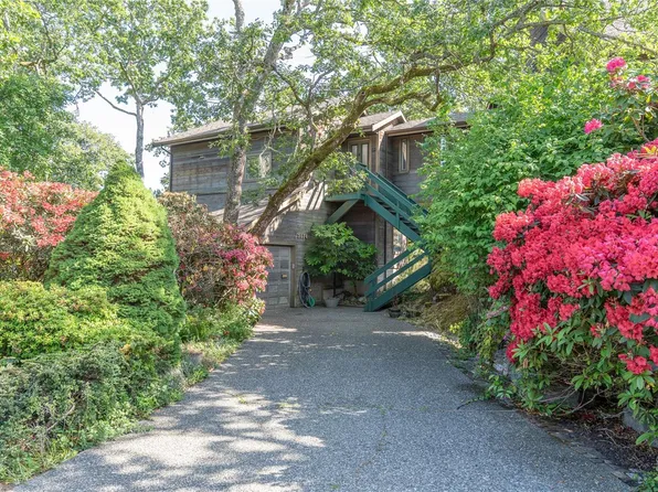 3574 McInnis Rise, Saanich, BC V8P 5M7