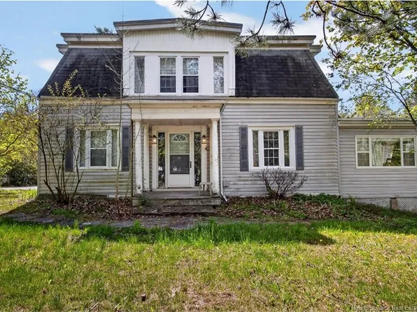 26 Hampton Rd, Rothesay, NB E2E 5L2