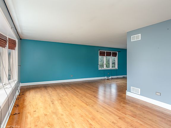 3rd image of 9128 S Tripp Ave