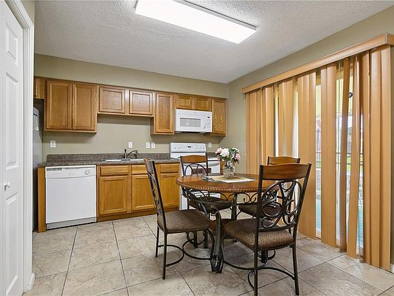 5th image of 215 Liberty Terrace Dr