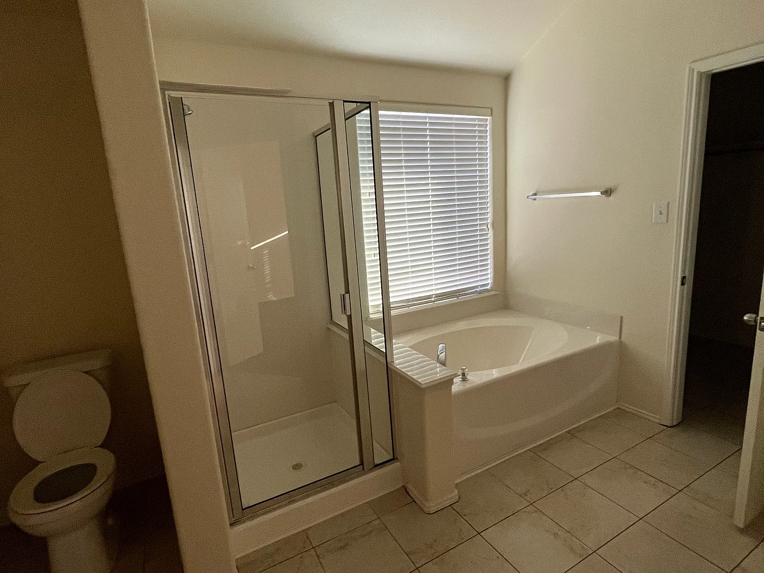3 bed, 1796 sqft, $1,950 — Photo 4