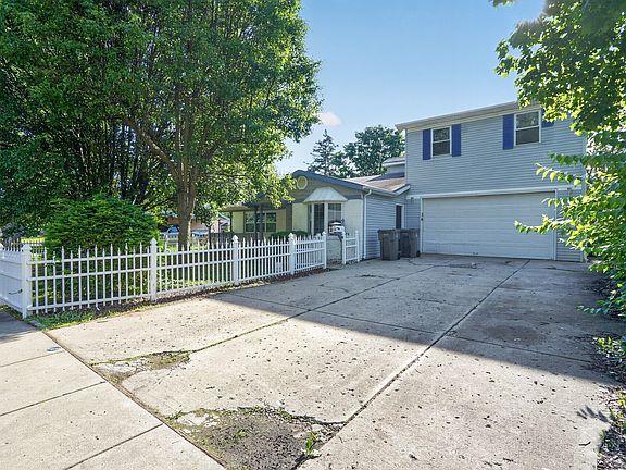 3rd image of 4143 Flamingo East Dr