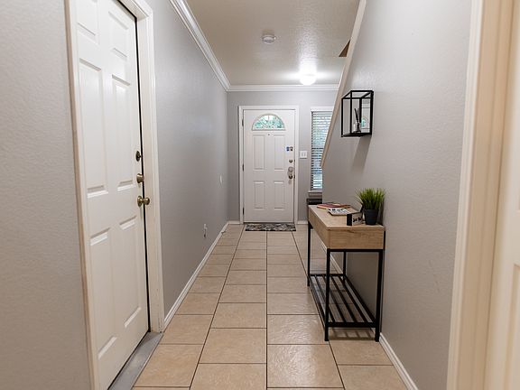 4th image of 8011 Santa Catalina