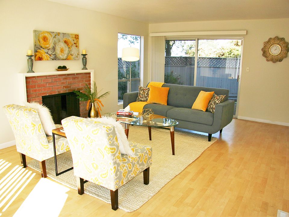 2nd image of 822 Park Central St