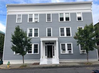 11 S 2nd St APT 6, Hudson, NY 12534